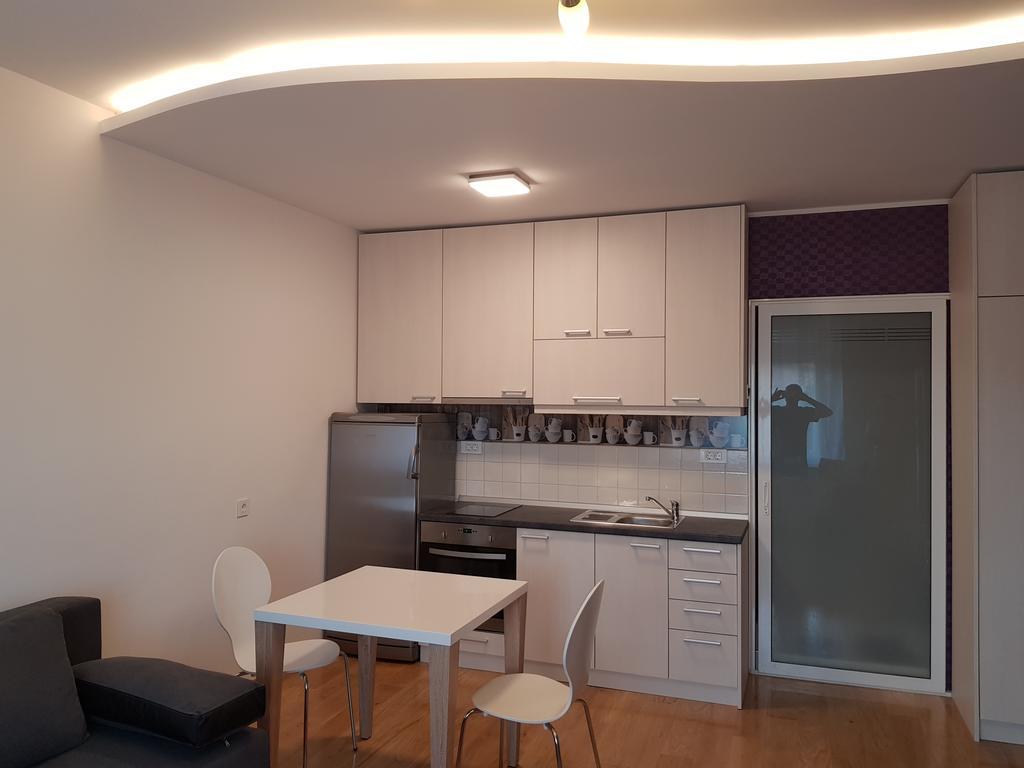 Sara - Modern Apartment In The City Center Novi Sad Extérieur photo