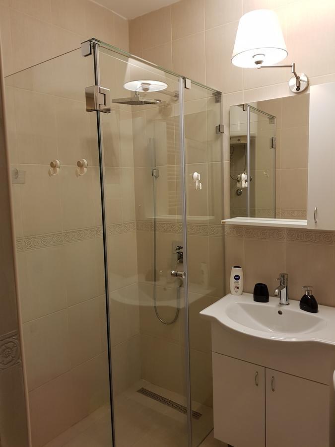 Sara - Modern Apartment In The City Center Novi Sad Extérieur photo
