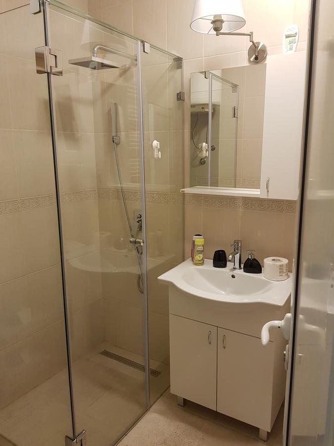 Sara - Modern Apartment In The City Center Novi Sad Extérieur photo