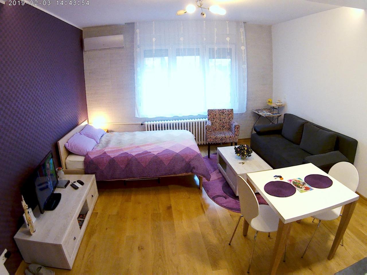 Sara - Modern Apartment In The City Center Novi Sad Extérieur photo