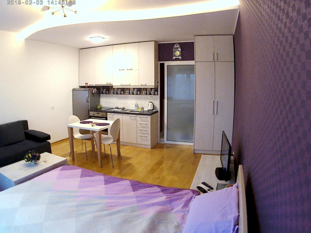 Sara - Modern Apartment In The City Center Novi Sad Extérieur photo